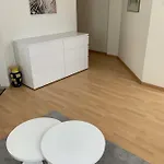 Haus Zur Eiche Private 3,5 Zimmerwohnung Bis Zu 8 Gaeste Chur
